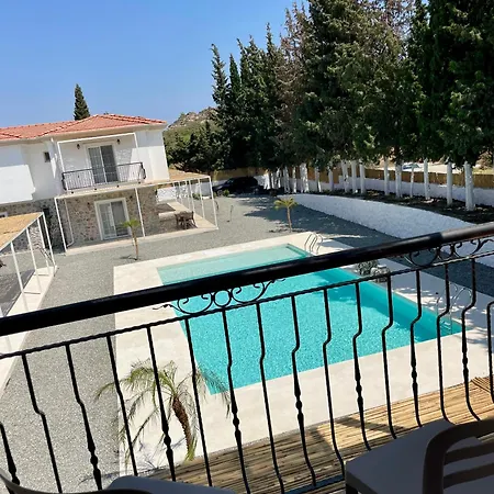 Apart Otel çam Datça